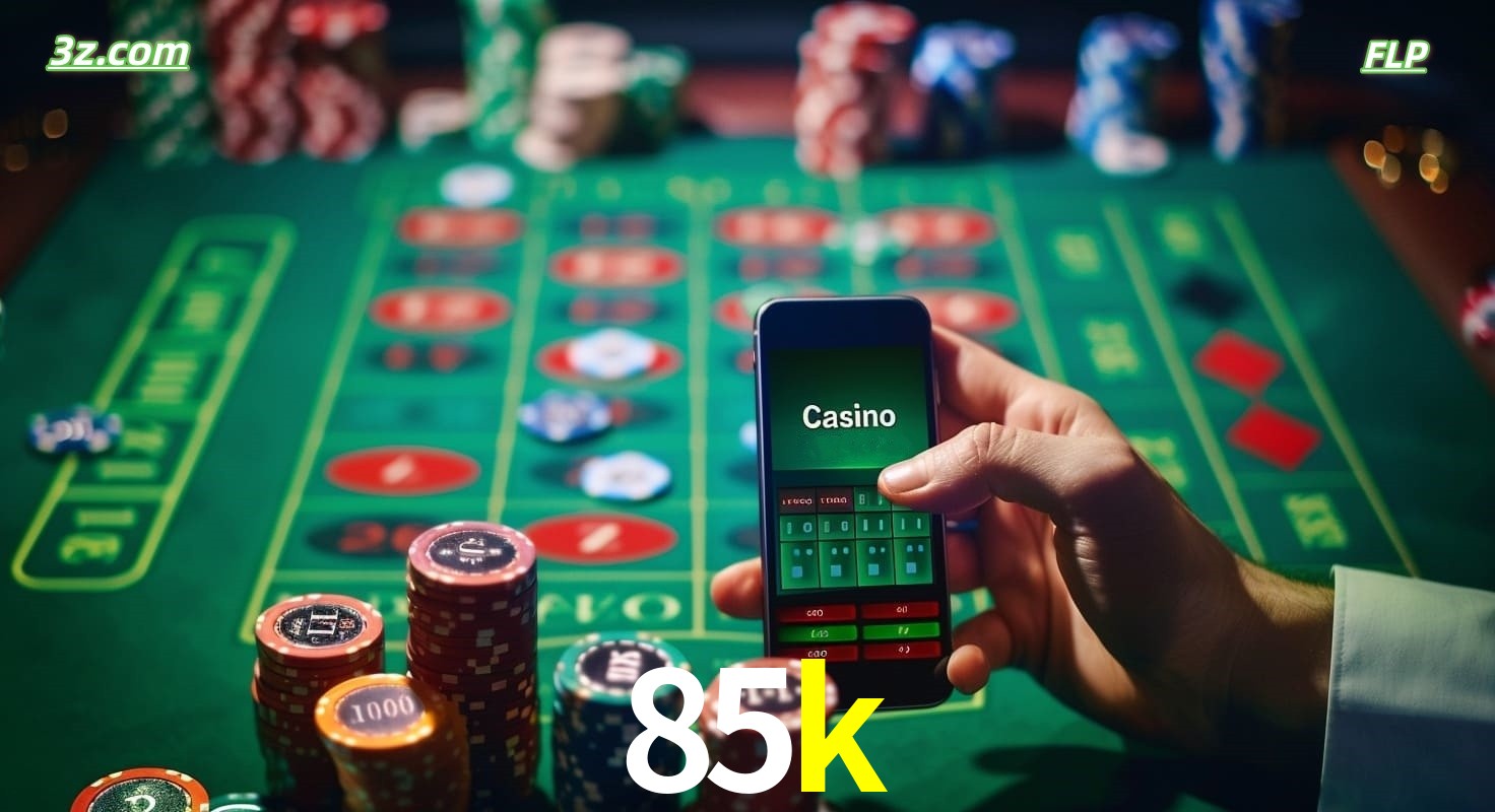 Cassino online móvel 85k com apostas em roleta e fichas de pôquer